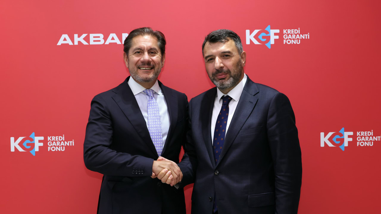 Akbank ve KGF İş Birliğiyle KOBİ’ler Dijital KGF Kredisine Akbank Mobil Üzerinden Dakikalar İçinde Ulaşabilecek