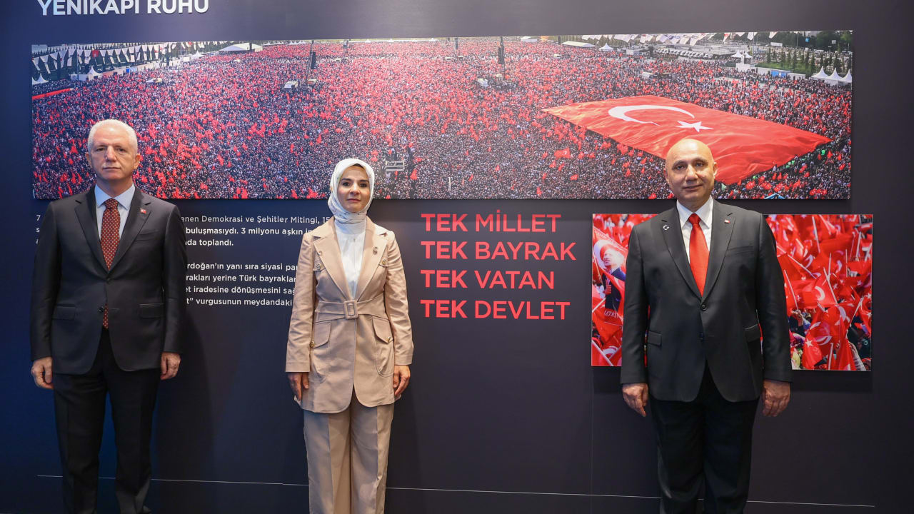 “İrade Bizim, Zafer Bizim” Sergisi Ziyaretçileriyle Buluştu